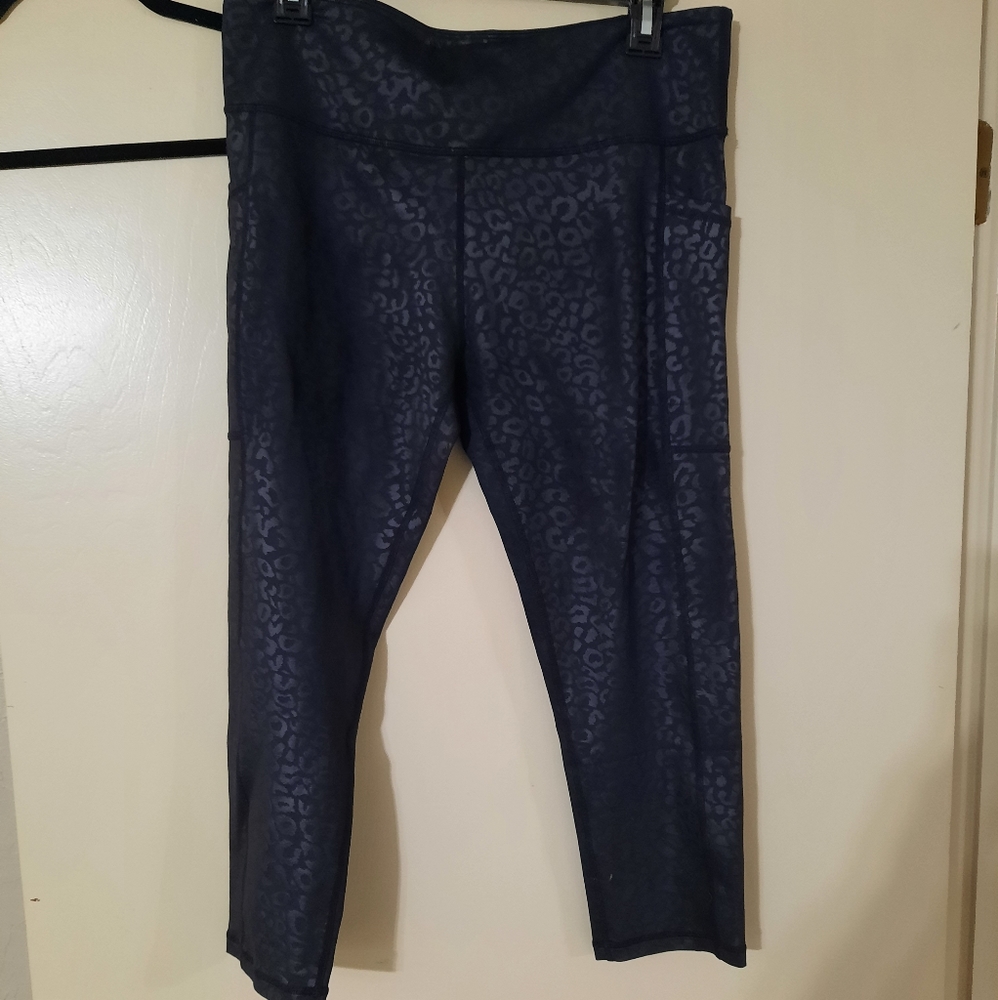 Constantly Varied Gear CVG new black leopard XL capris
